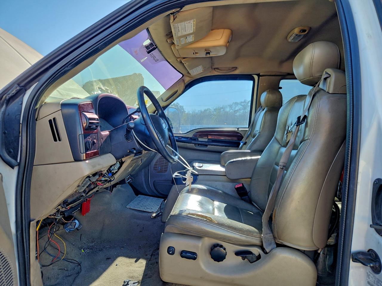 Ford F-450 Super Duty Image 3