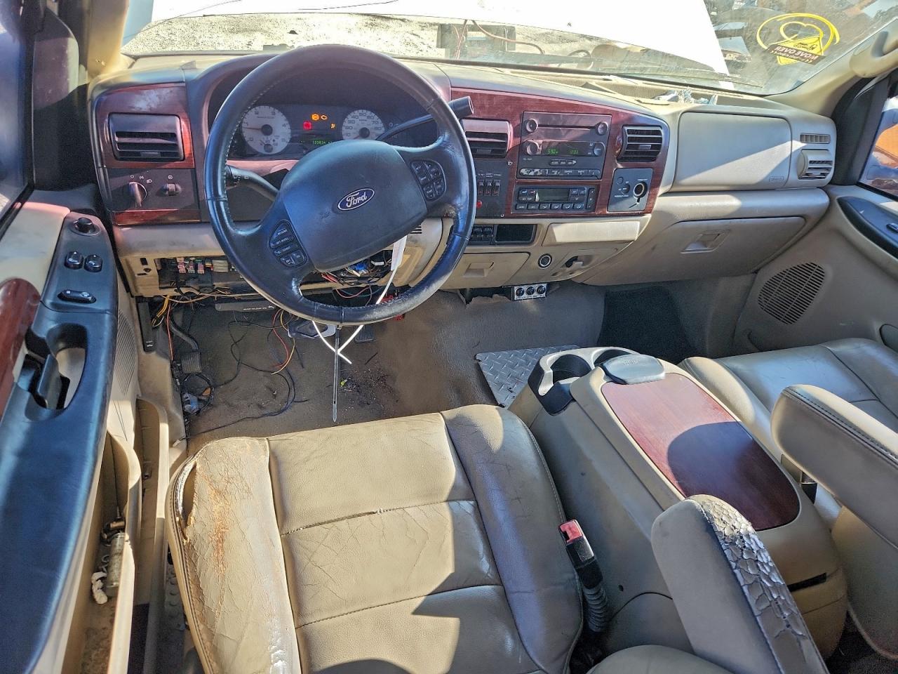 Ford F-450 Super Duty Image 11