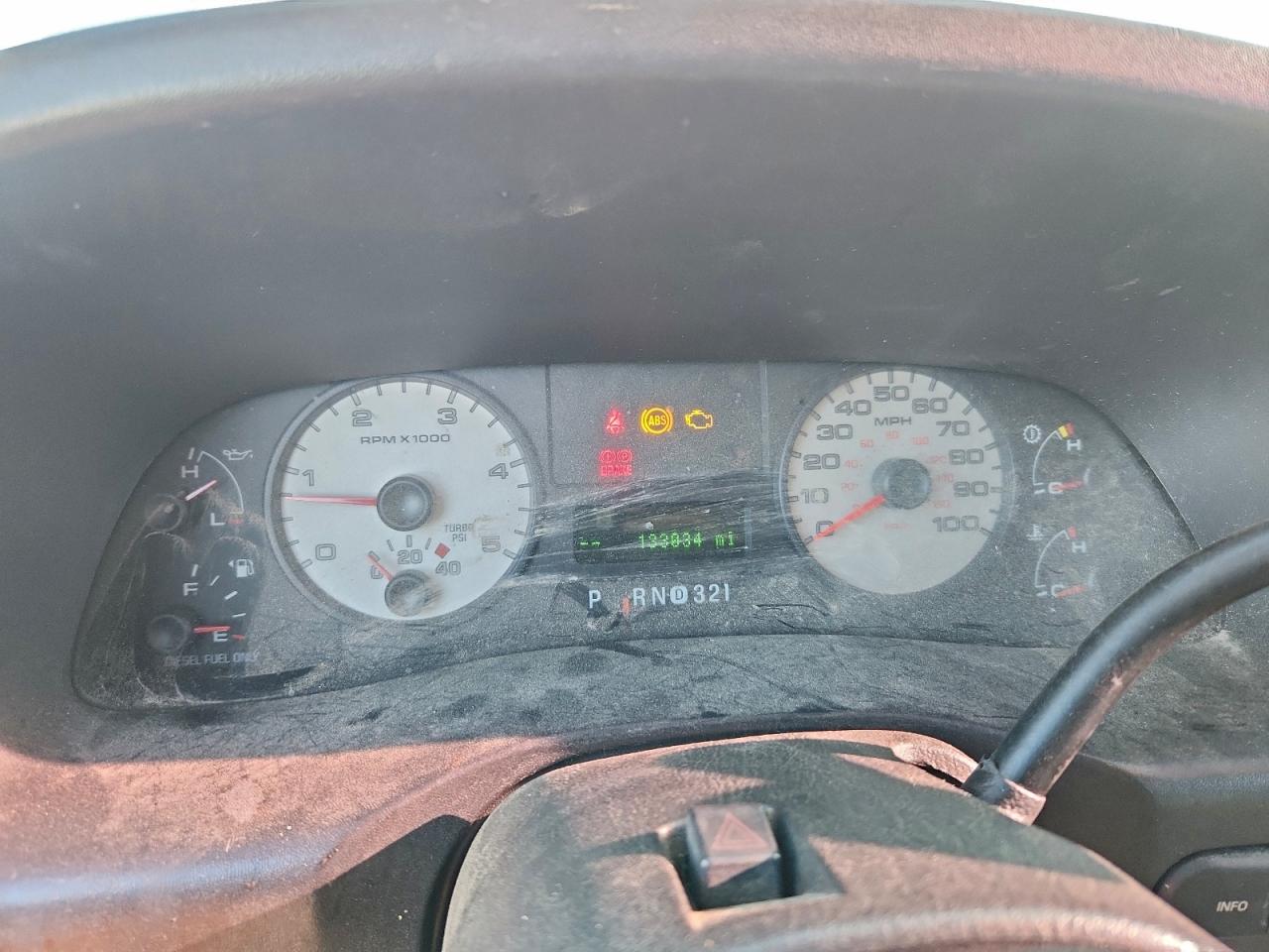 Ford F-450 Super Duty Image 10