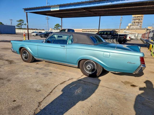 Lincoln Continental Image 2