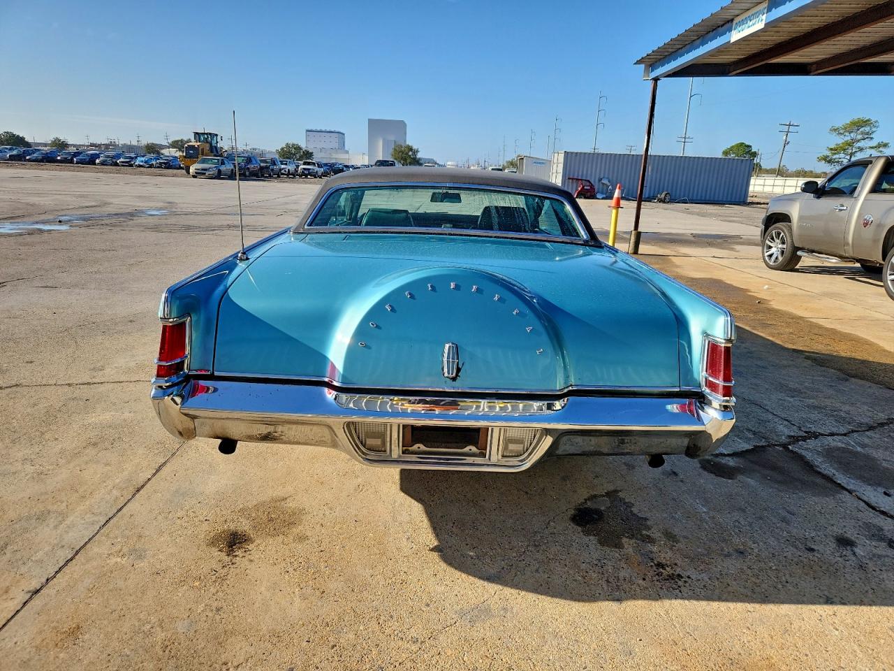 Lincoln Continental Image 7