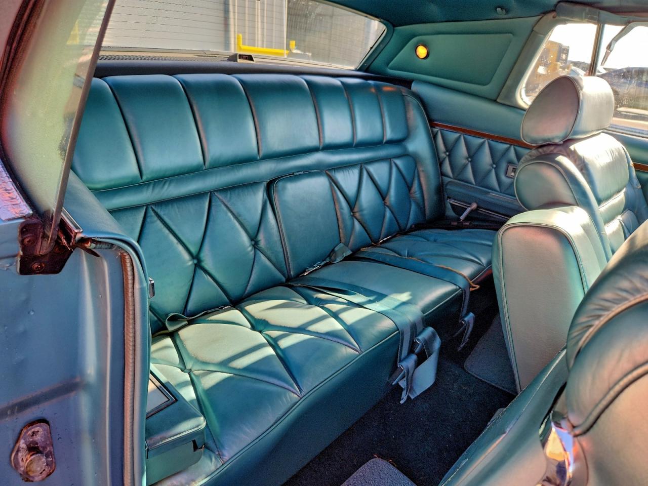 Lincoln Continental Image 4