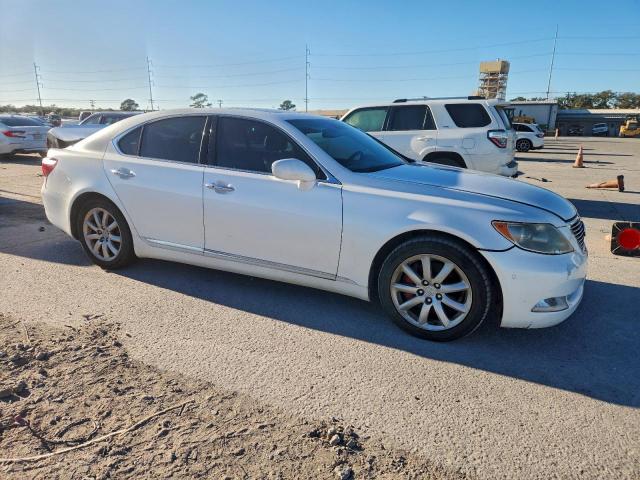 Lexus LS 460 Image 4