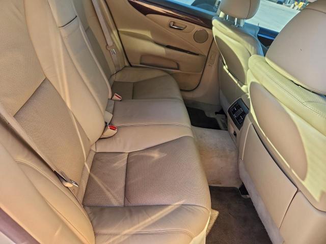 Lexus LS 460 Image 8
