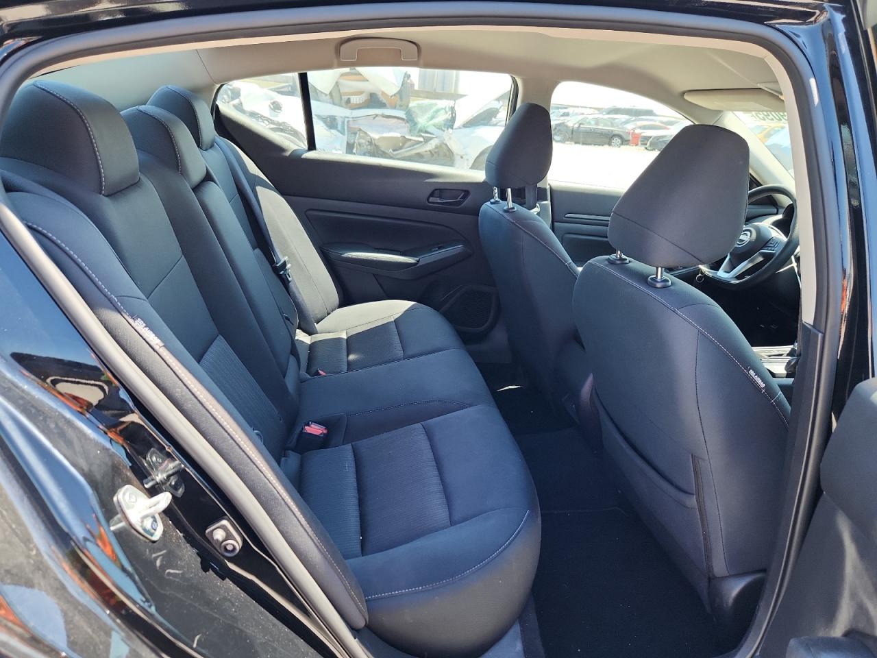 Nissan Altima Sv Image 9