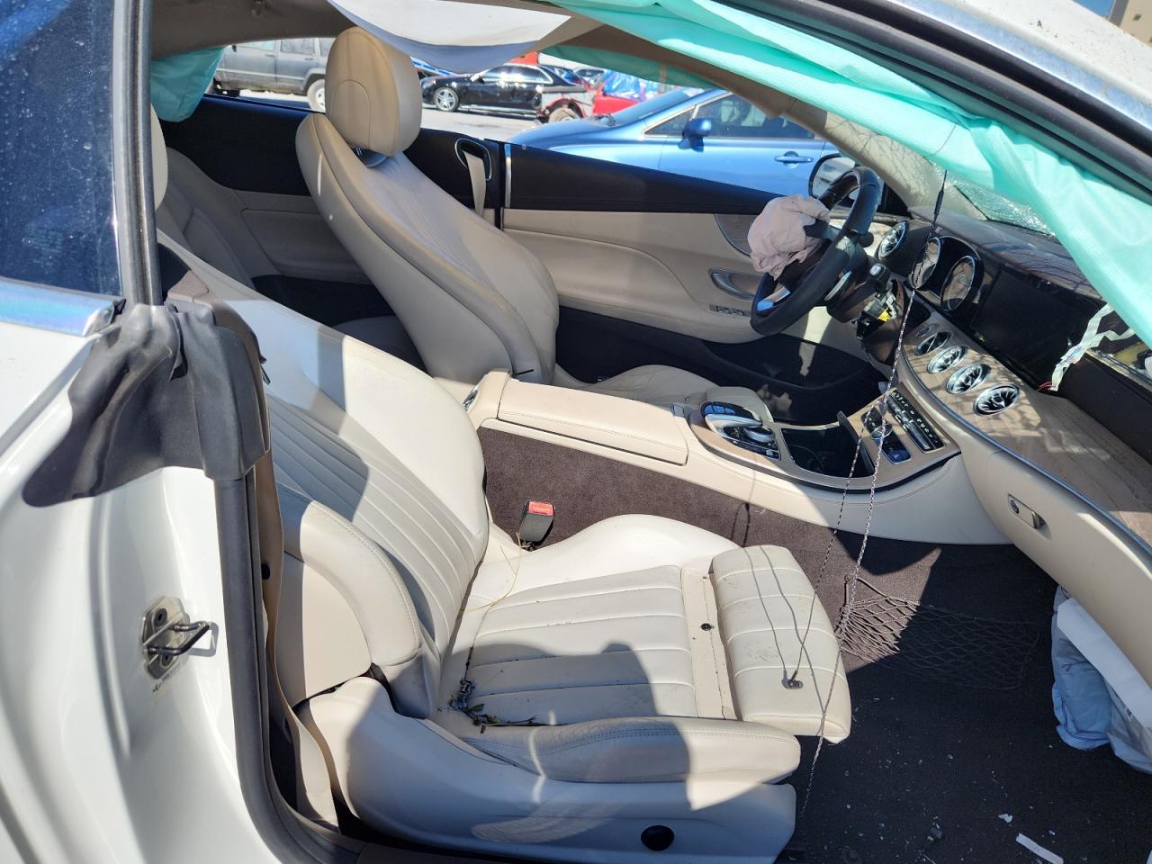 Mercedes-Benz E-Class 400 Image 10