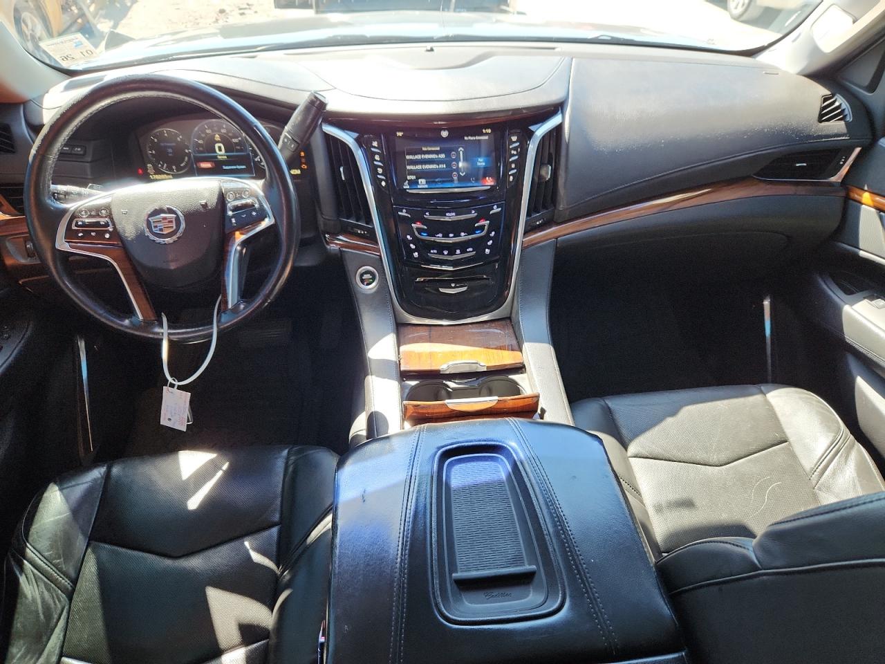 Cadillac Escalade Premium Image 11