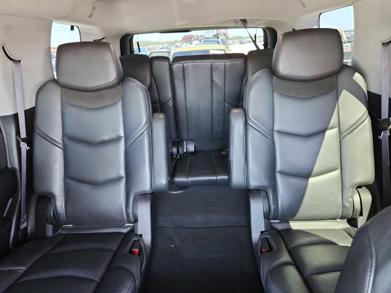 Cadillac Escalade Premium Image 13