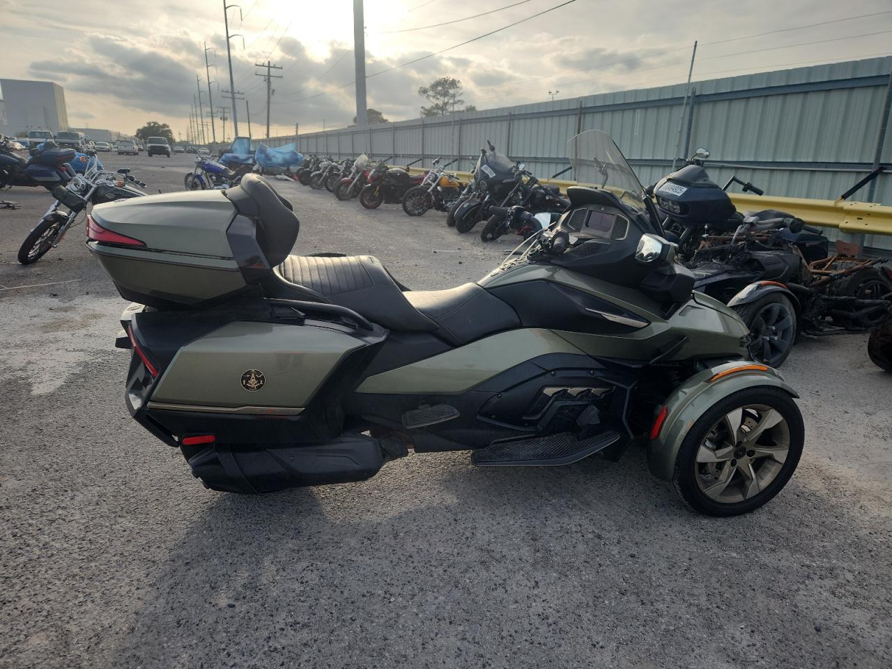 Can-Am Spyder Rt Image 1