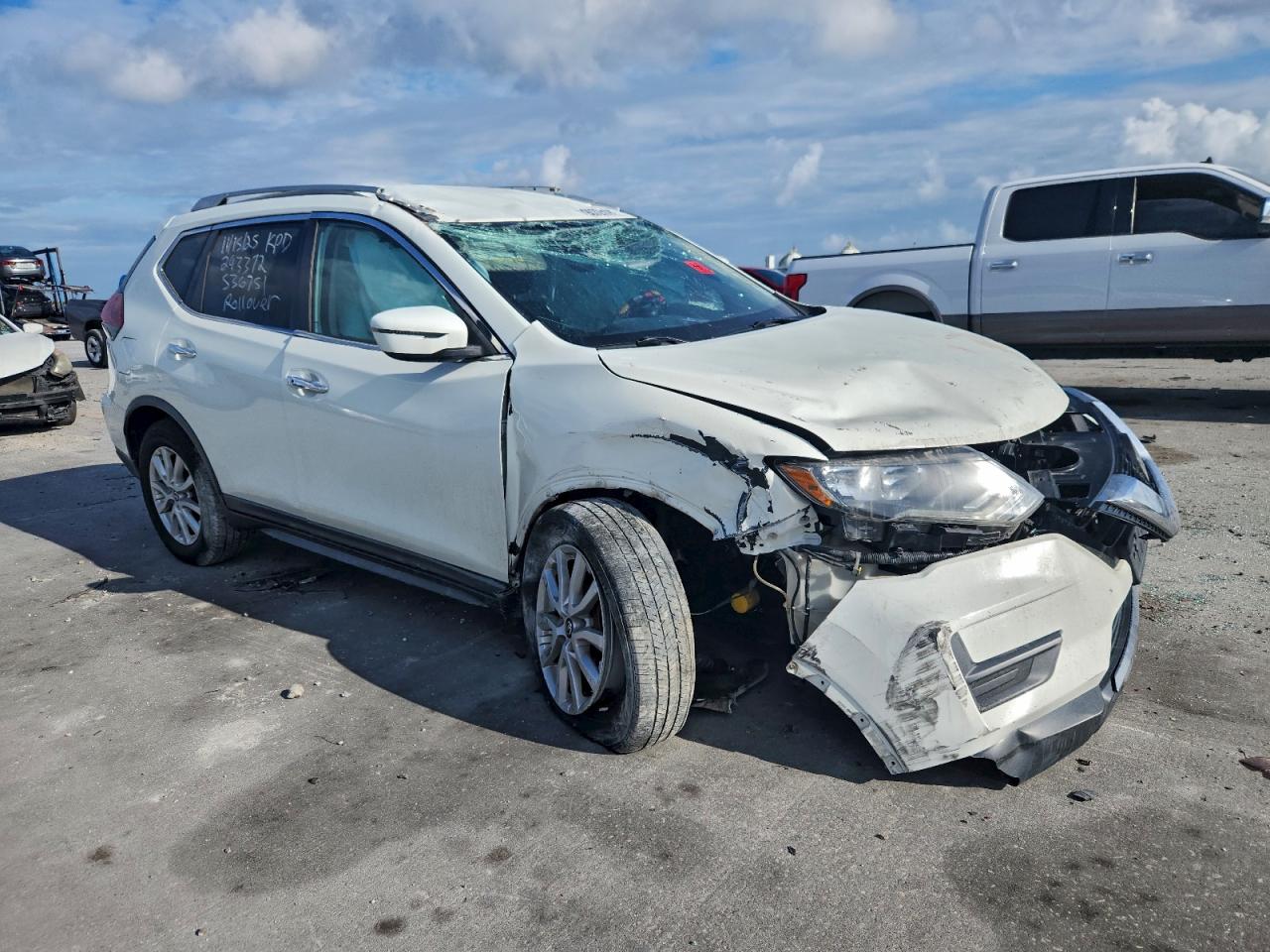 Nissan Rogue S Image 2