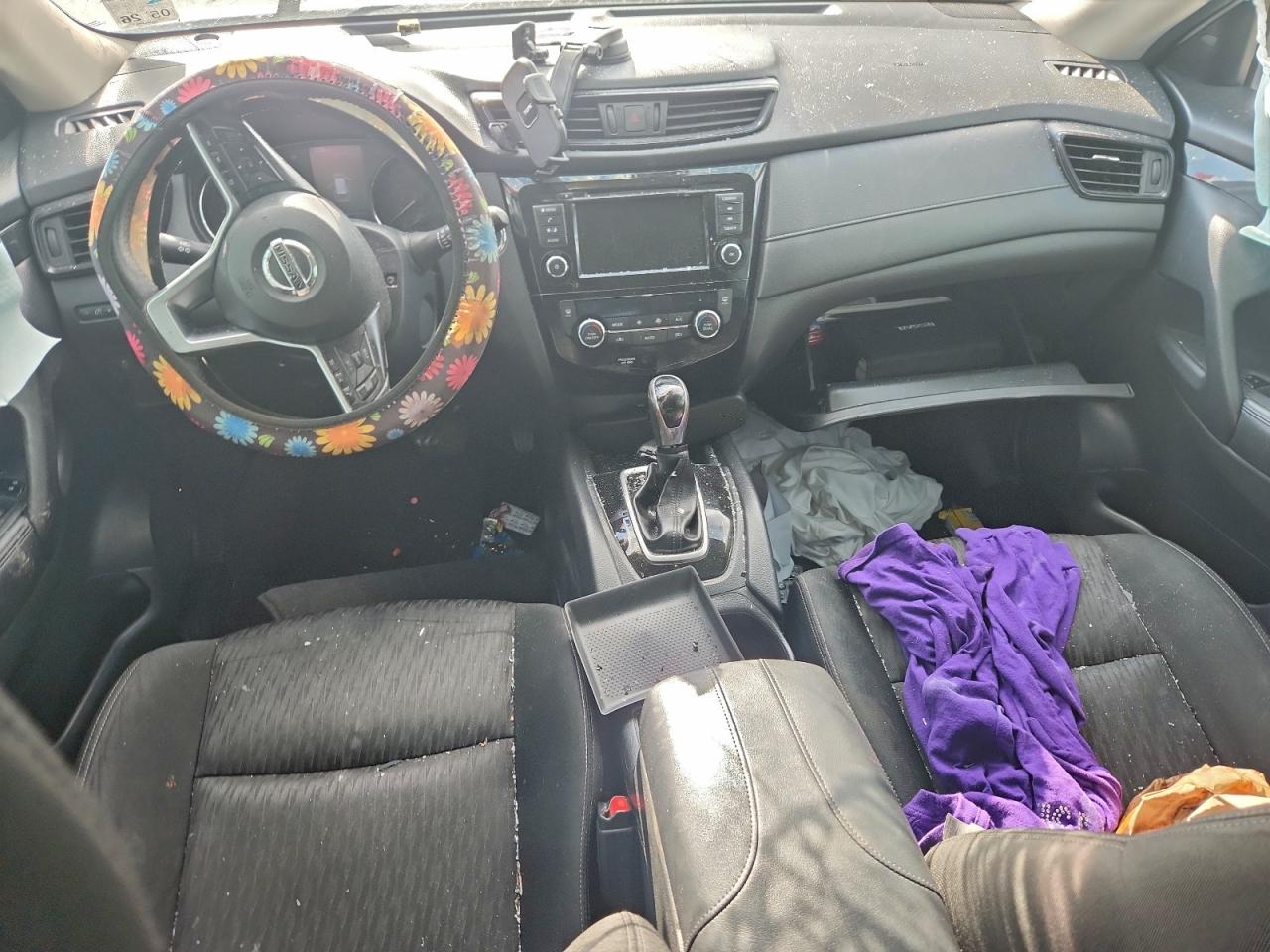 Nissan Rogue S Image 7