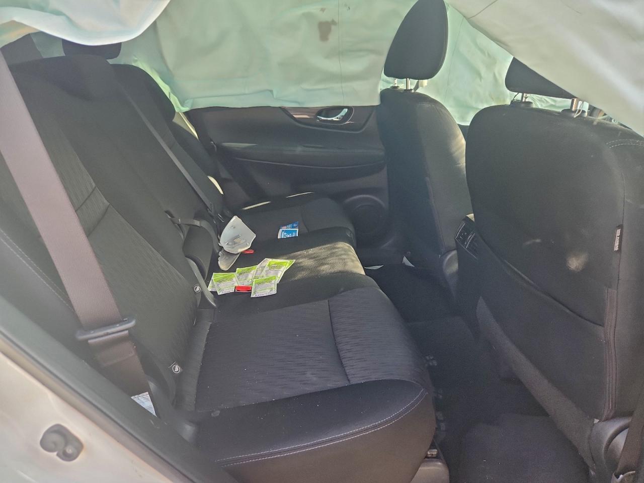 Nissan Rogue S Image 10