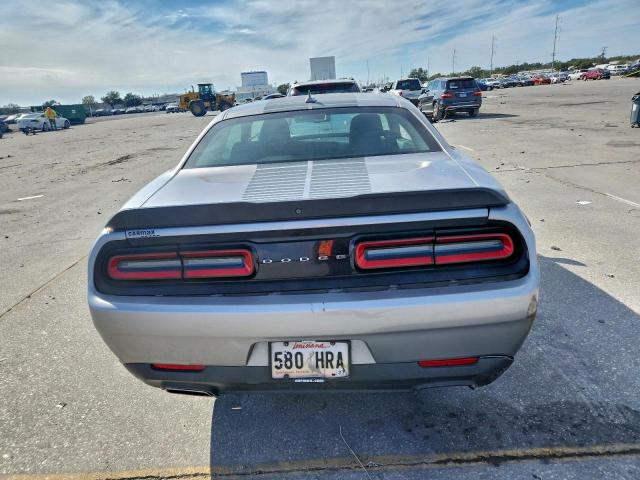 Dodge Challenger Sxt Image 5