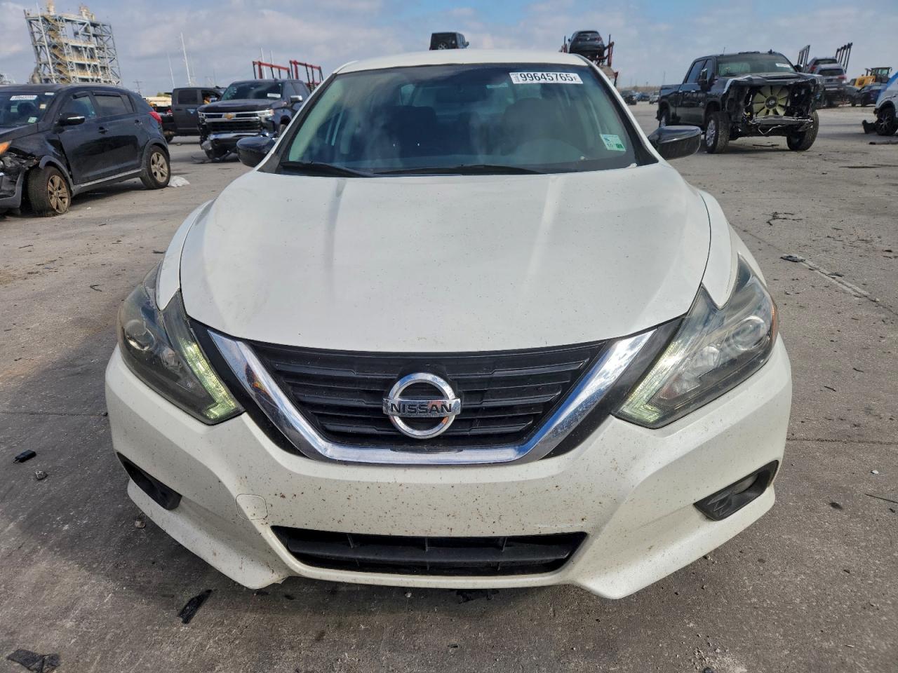 Nissan Altima 2.5 Image 10