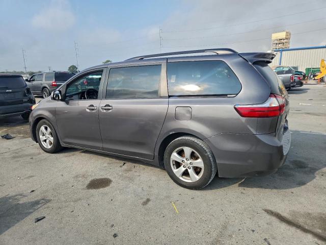 Toyota Sienna Le Image 6