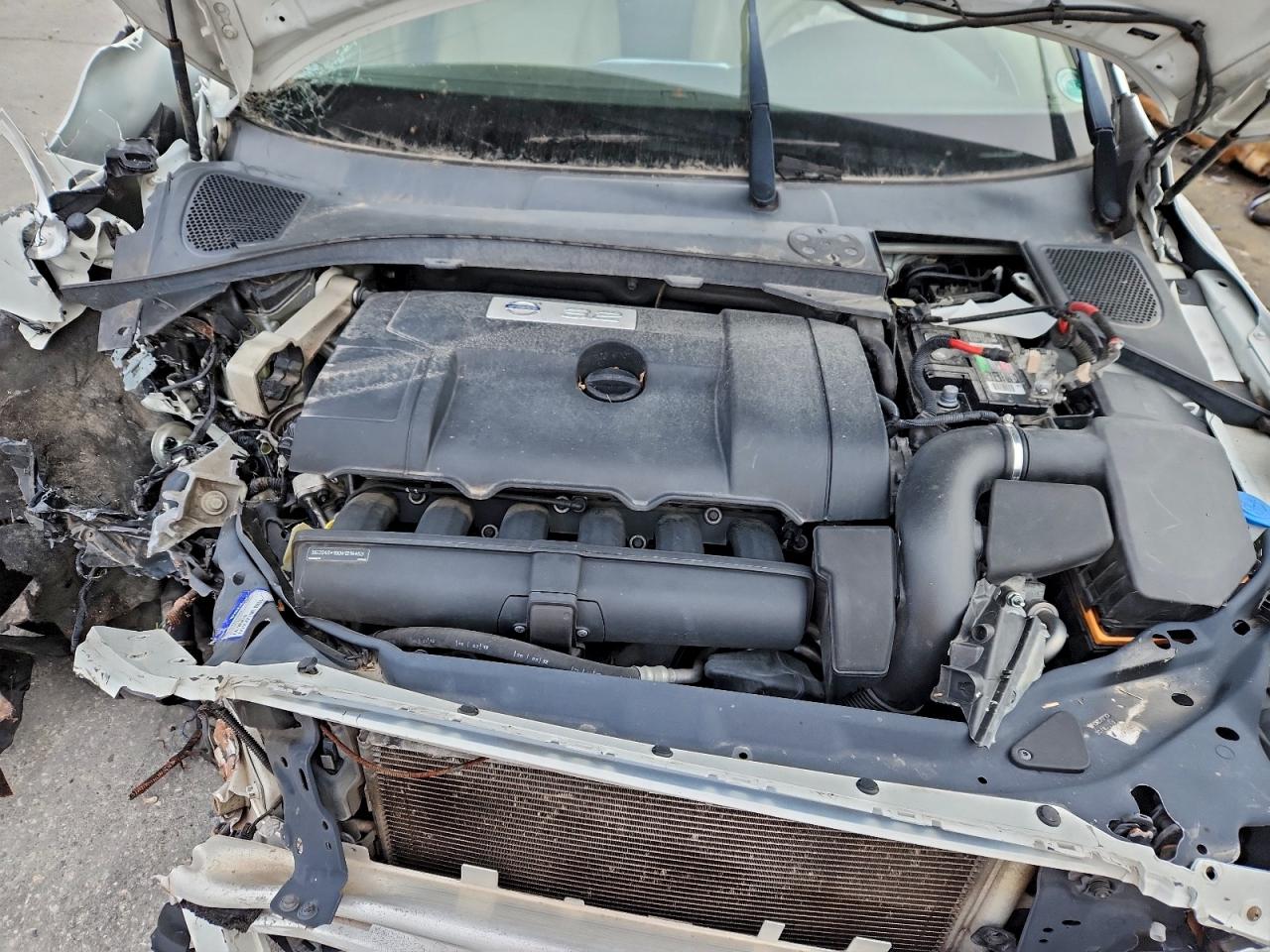 Volvo XC60 3.2 Image 10