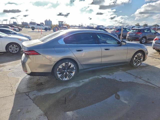 BMW 5 Series I Image 12