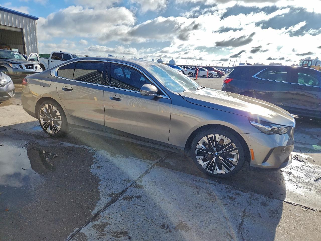 BMW 5 Series I Image 4