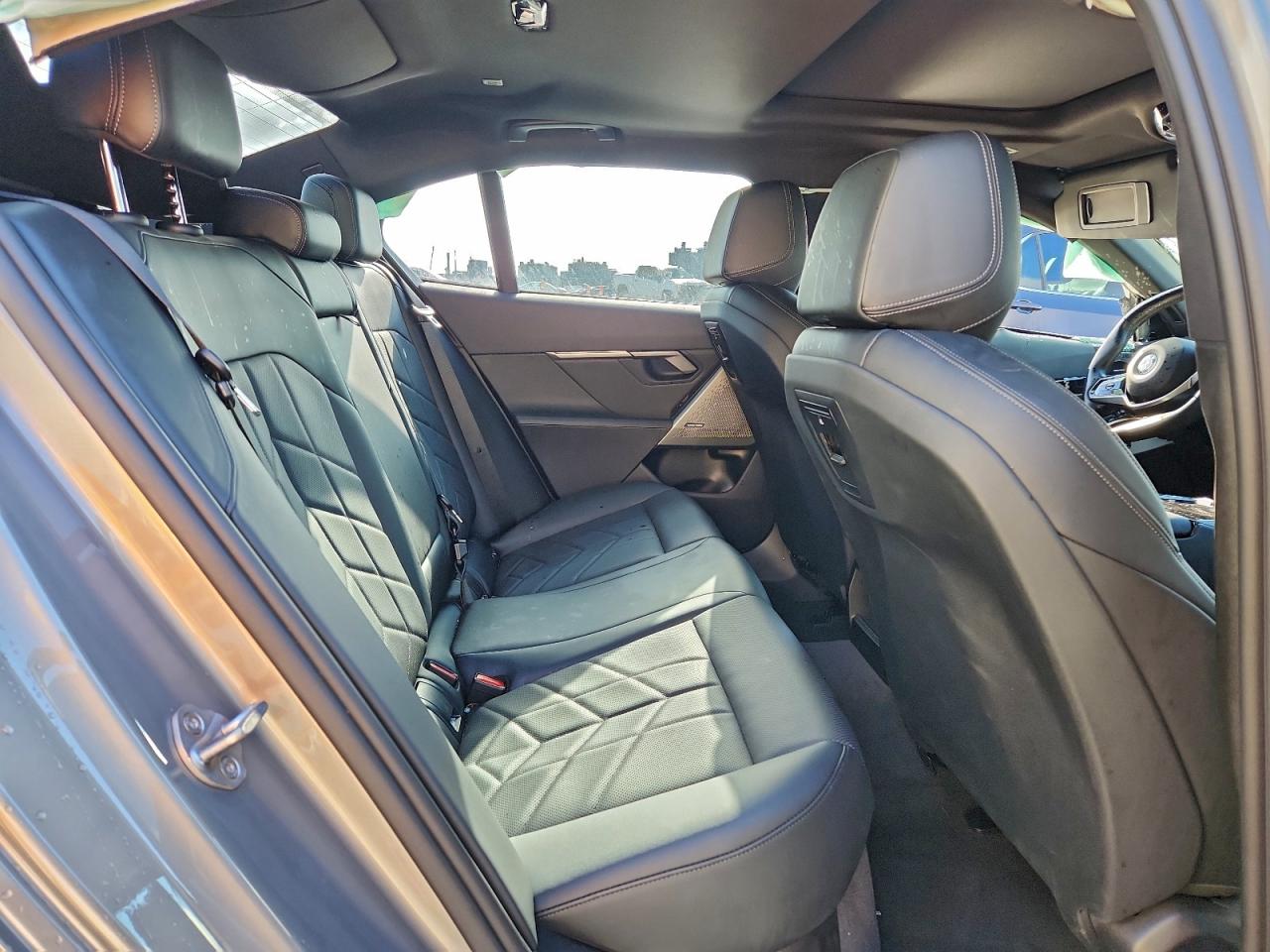 BMW 5 Series I Image 9