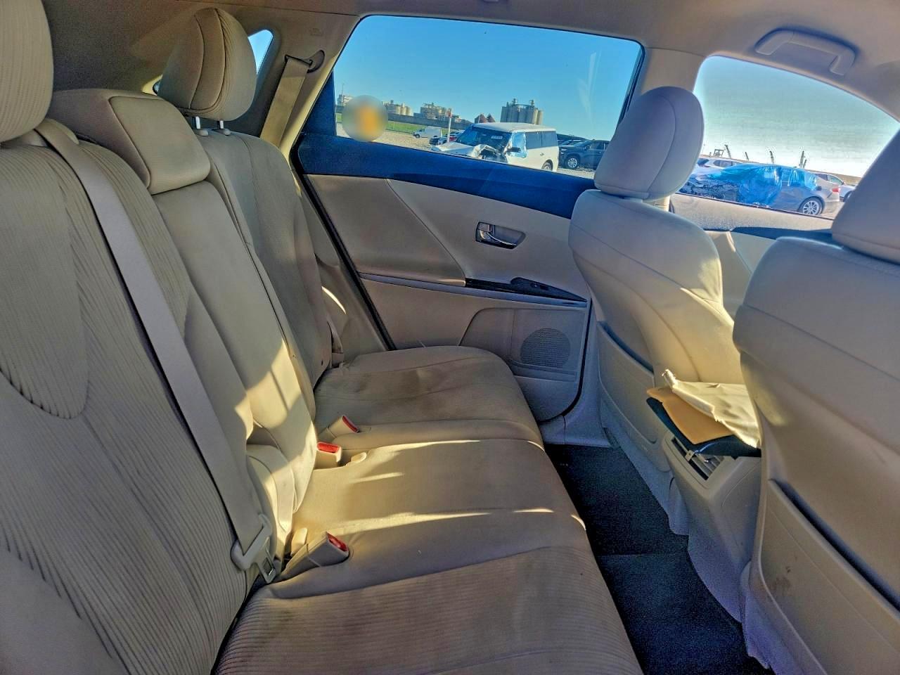 Toyota Venza Image 12