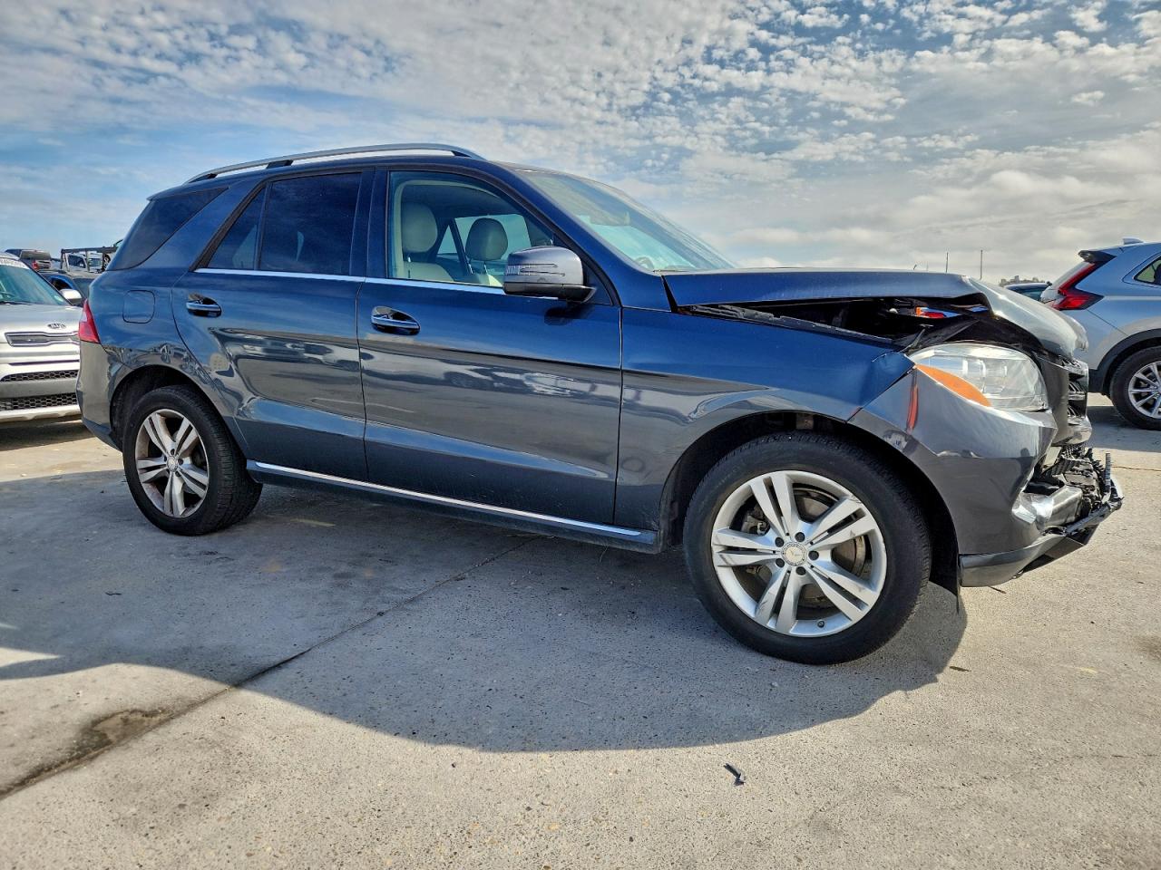 Mercedes-Benz M-Class 350 Image 3