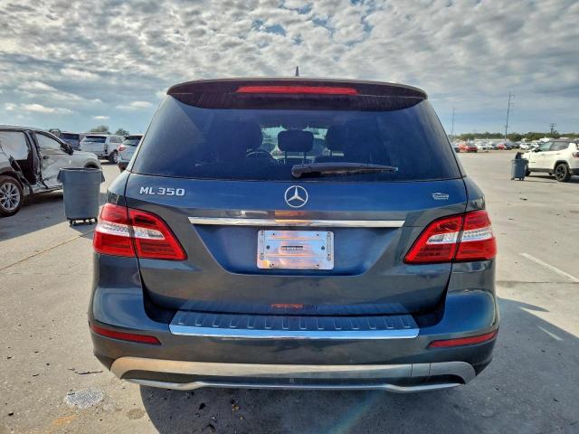 Mercedes-Benz M-Class 350 Image 4