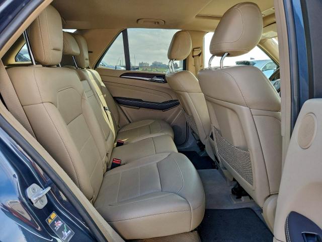 Mercedes-Benz M-Class 350 Image 8