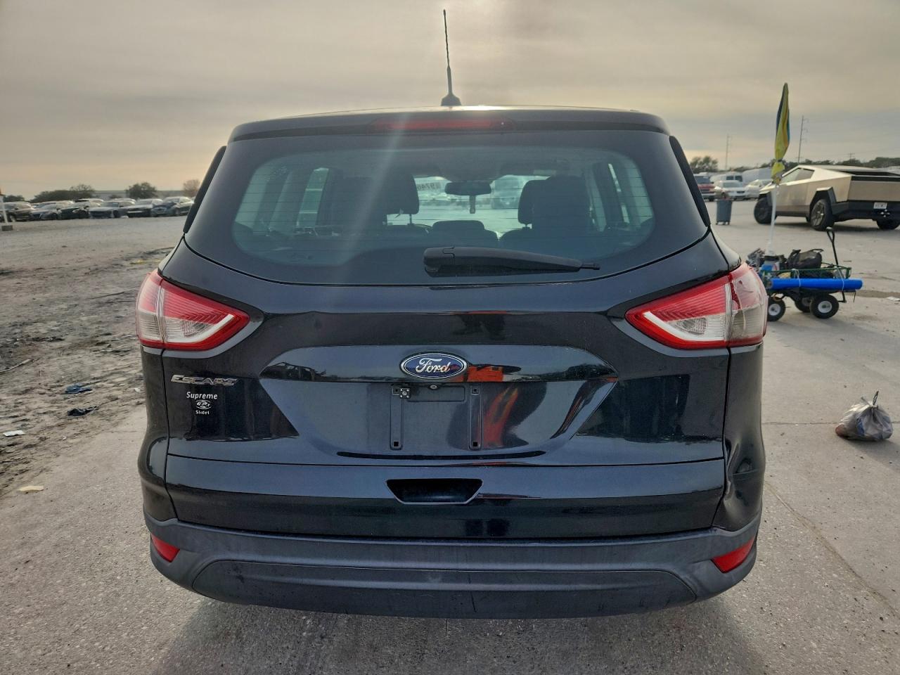 Ford Escape S Image 8