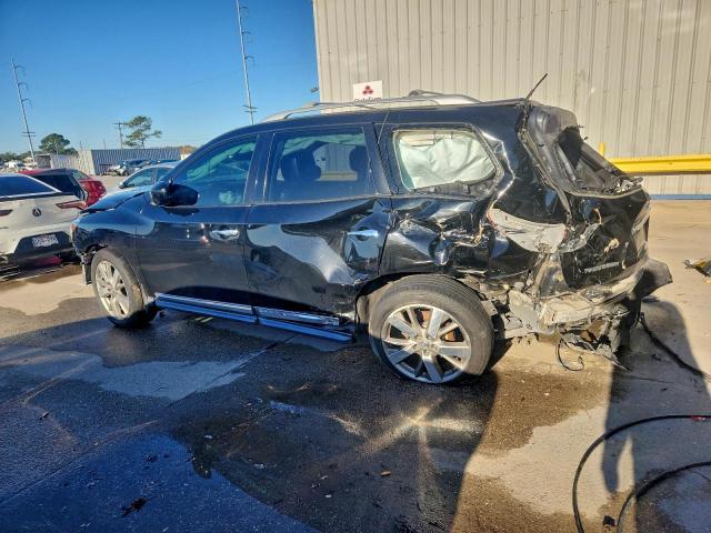 Nissan Pathfinder S Image 2