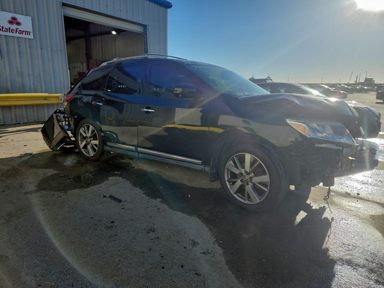 Nissan Pathfinder S Image 4