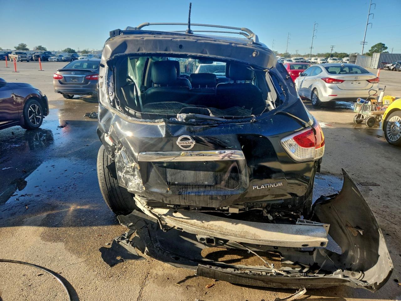 Nissan Pathfinder S Image 11