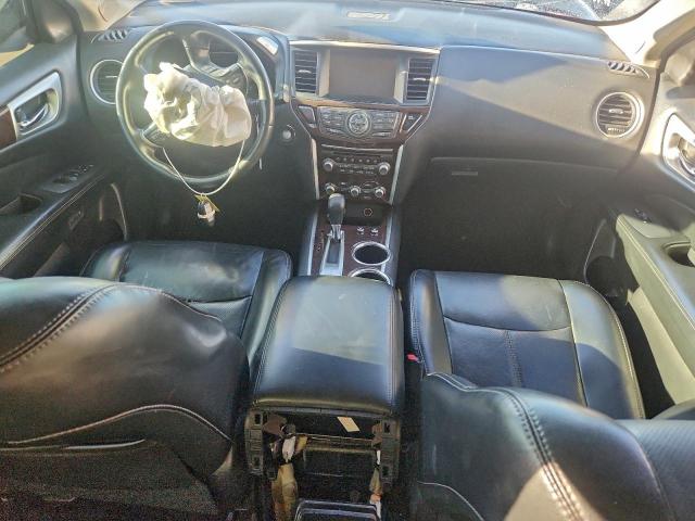 Nissan Pathfinder S Image 10