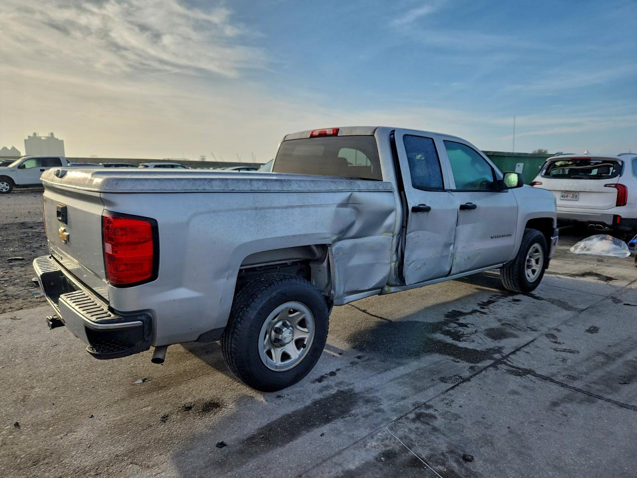 Chevrolet Silverado C1500 Image 3