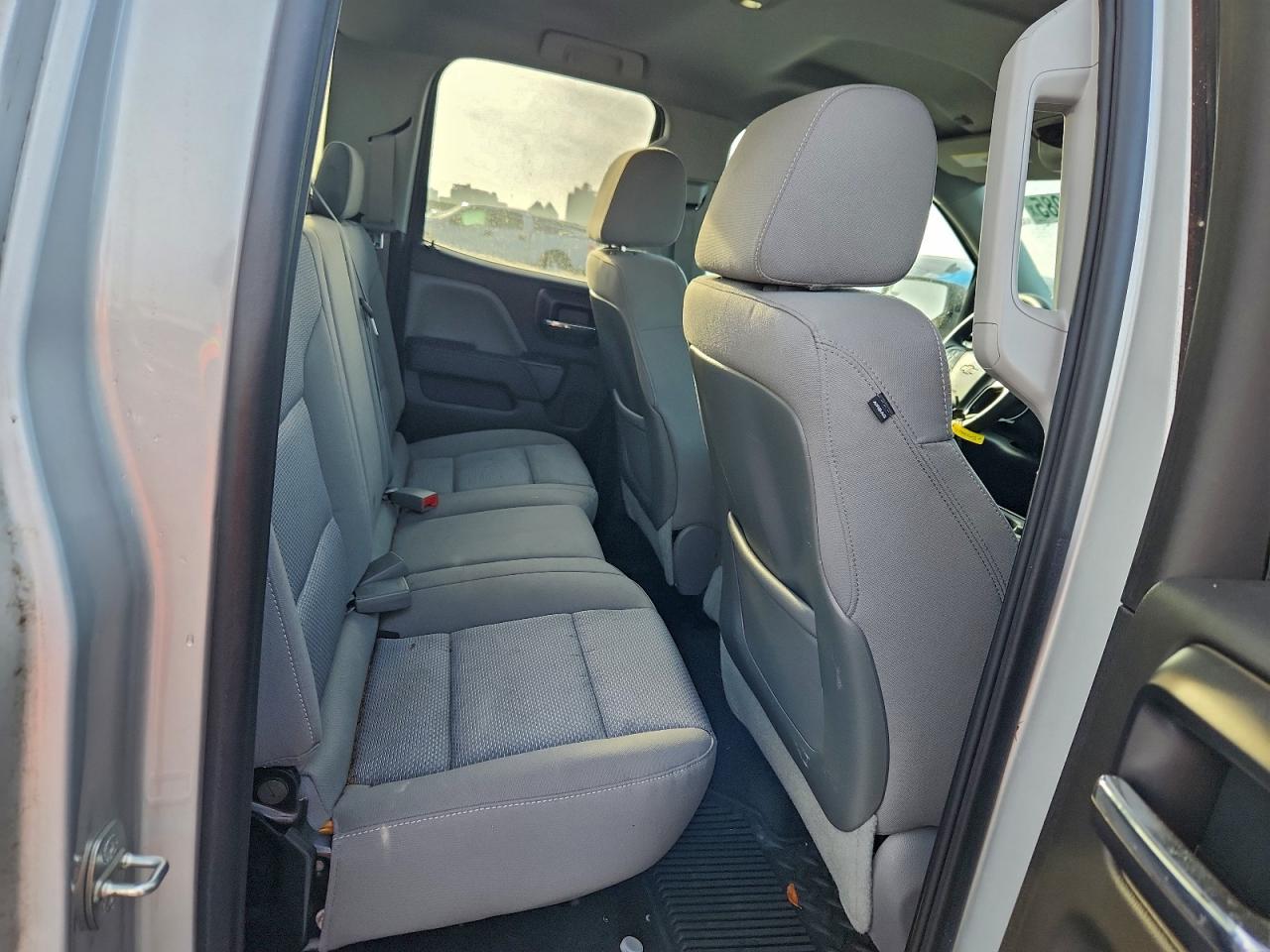 Chevrolet Silverado C1500 Image 11