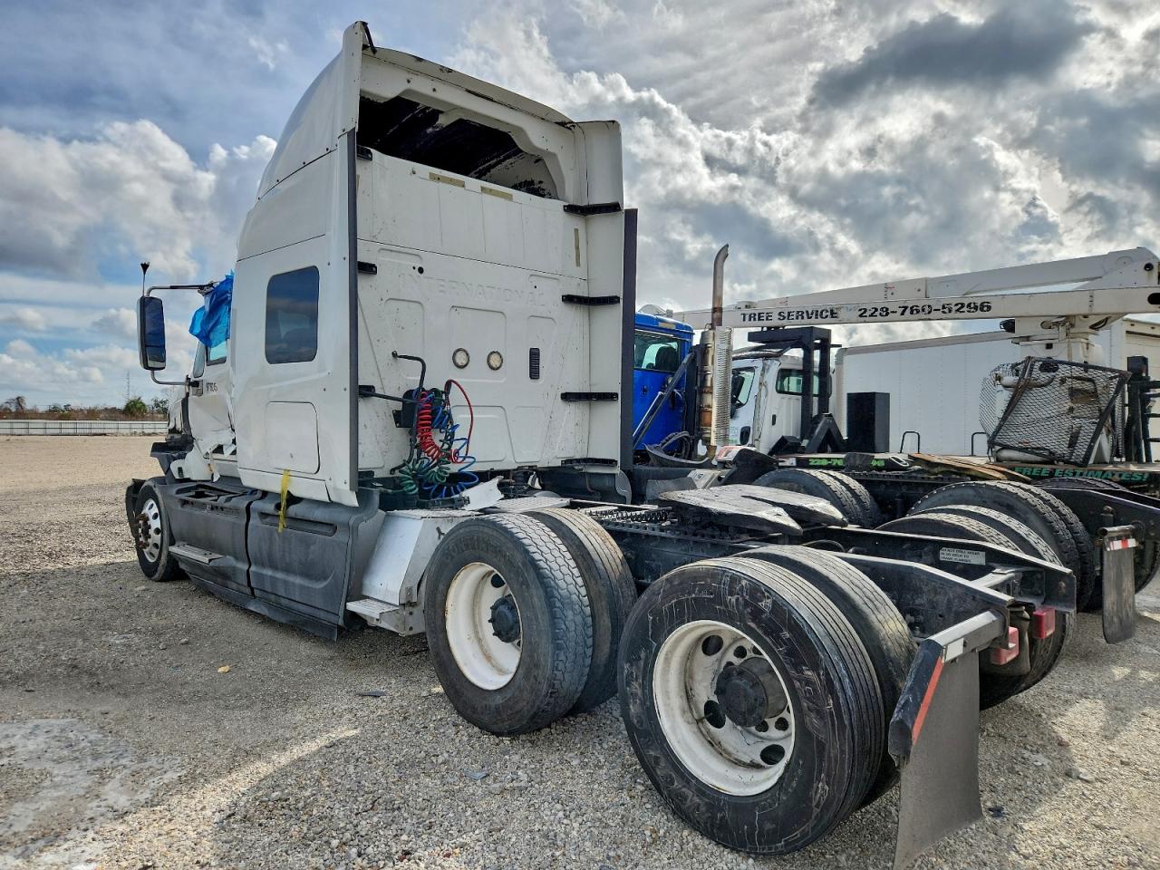 International Prostar Image 7