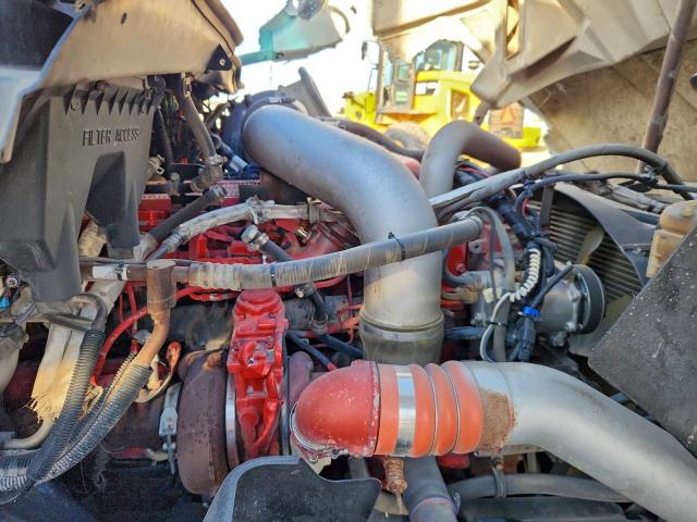 International Prostar Image 9