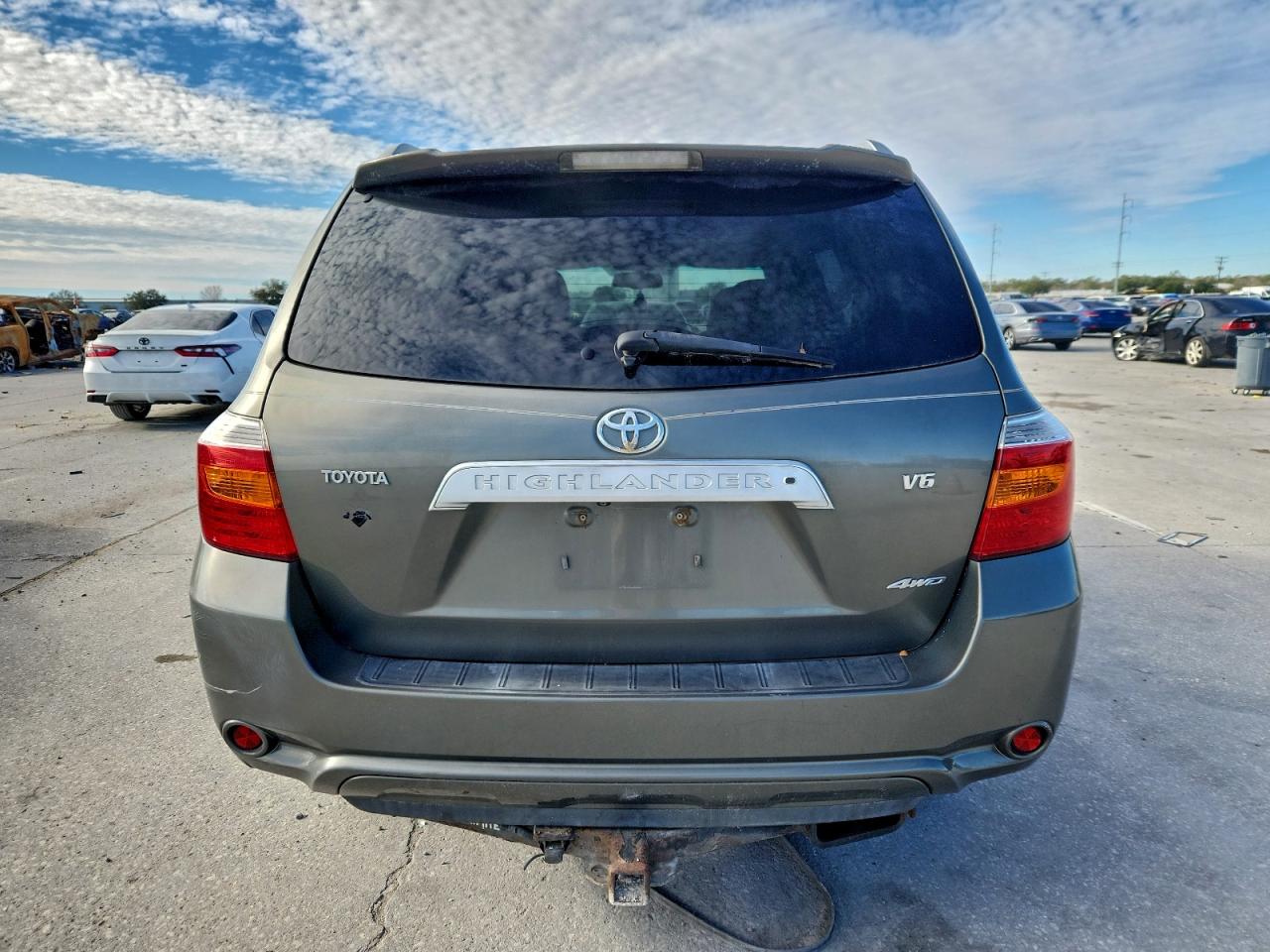 Toyota Highlander Limited Image 2