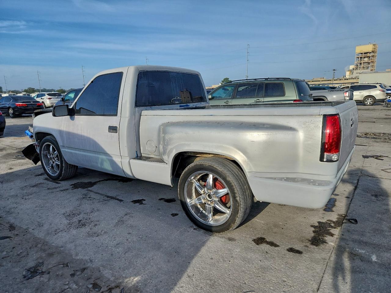 GMC Sierra C1500 Image 8