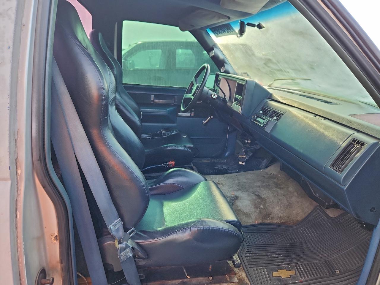 GMC Sierra C1500 Image 7