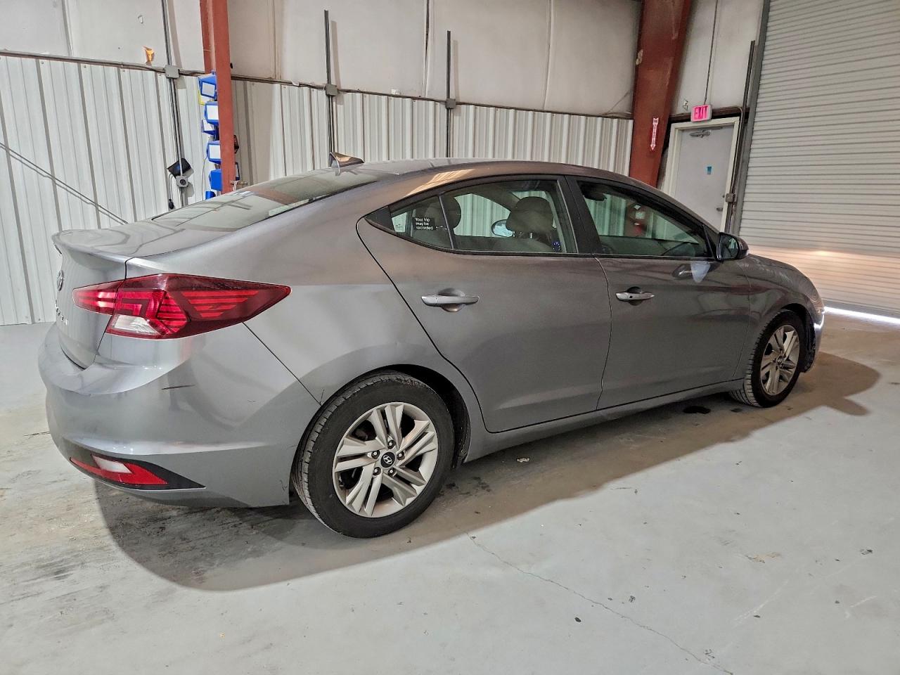 Hyundai ELANTRA Sel Image 3