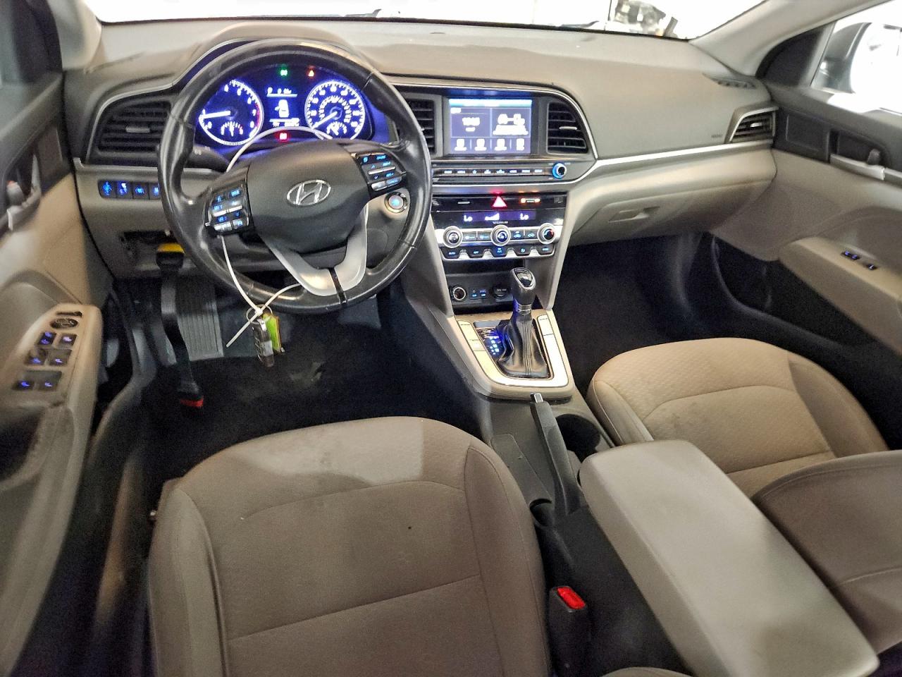 Hyundai ELANTRA Sel Image 10