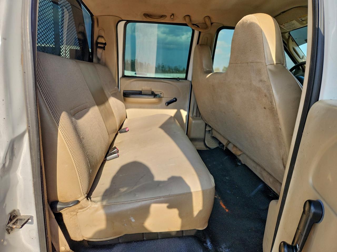 Ford F-350 Super Duty Image 2