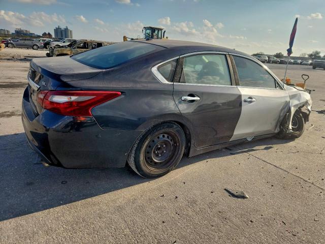 Nissan Altima 2.5 Image 10