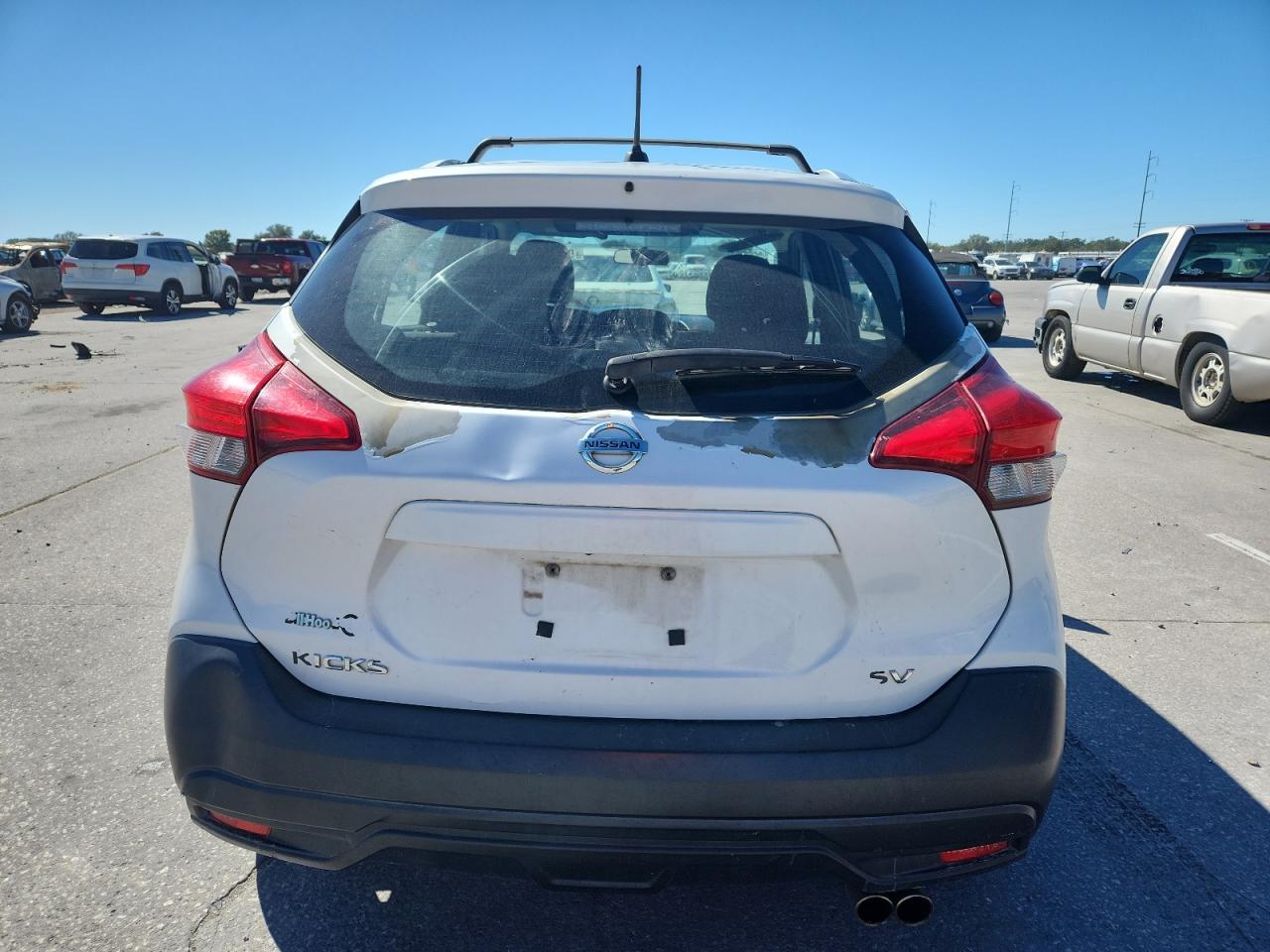 Nissan Kicks S Image 6