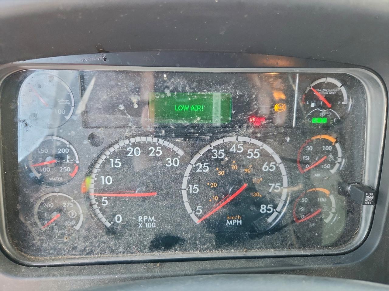 Freightliner M2 106 Medium Duty Image 8