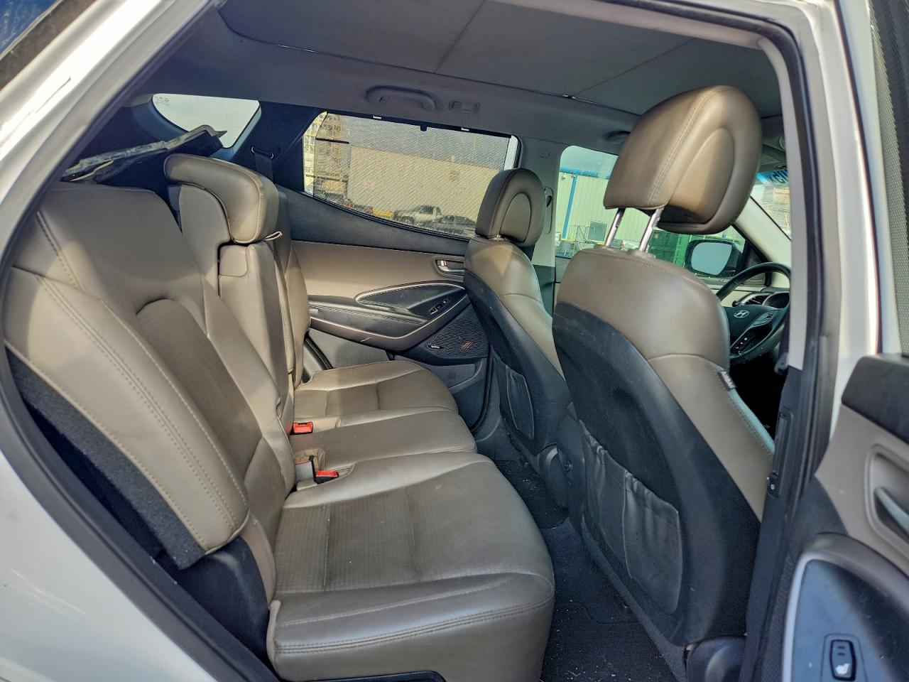 Hyundai SANTA FE Image 12