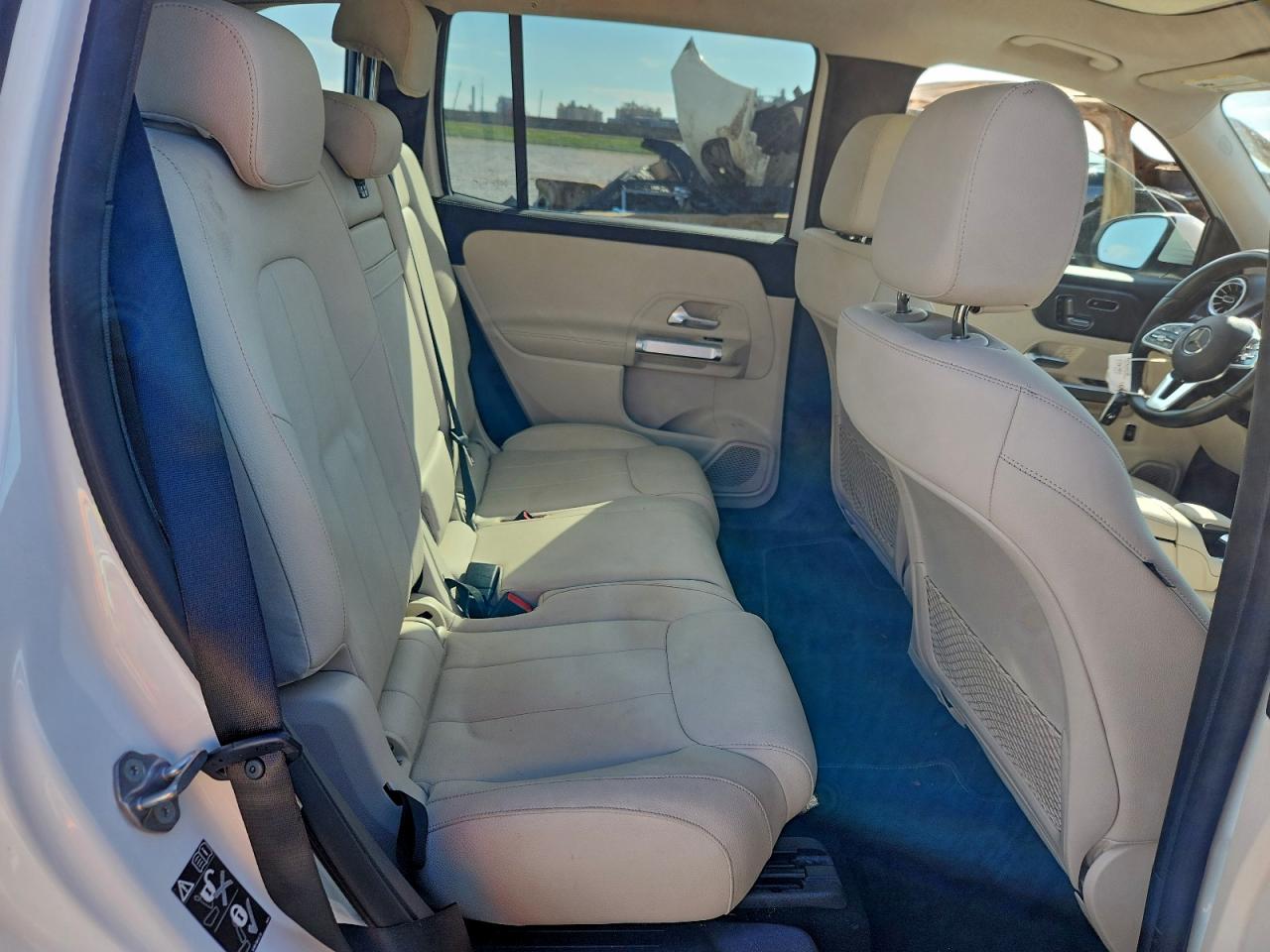 Mercedes-Benz GLB 250 Image 13