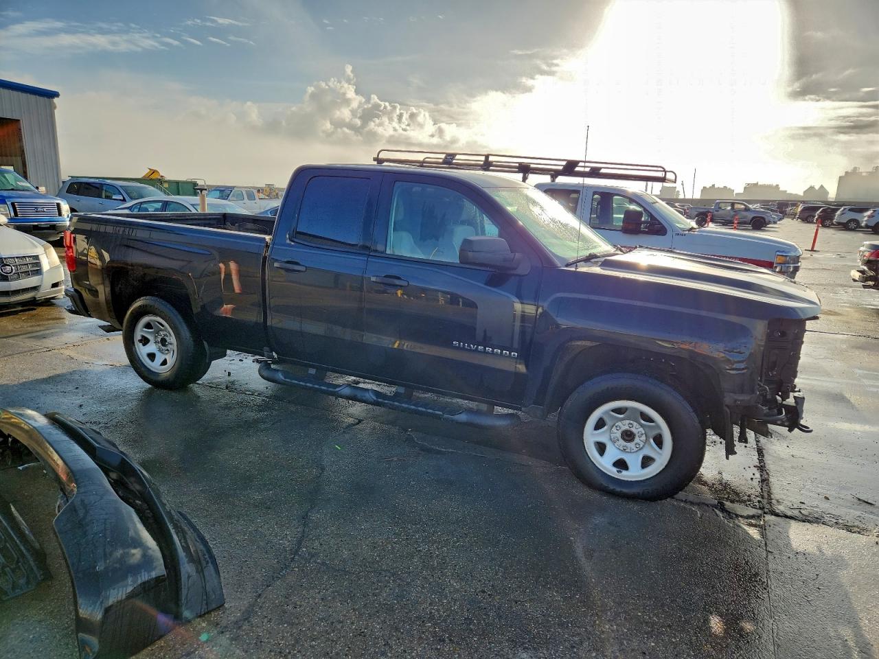 Chevrolet Silverado C1500 Custom Image 3