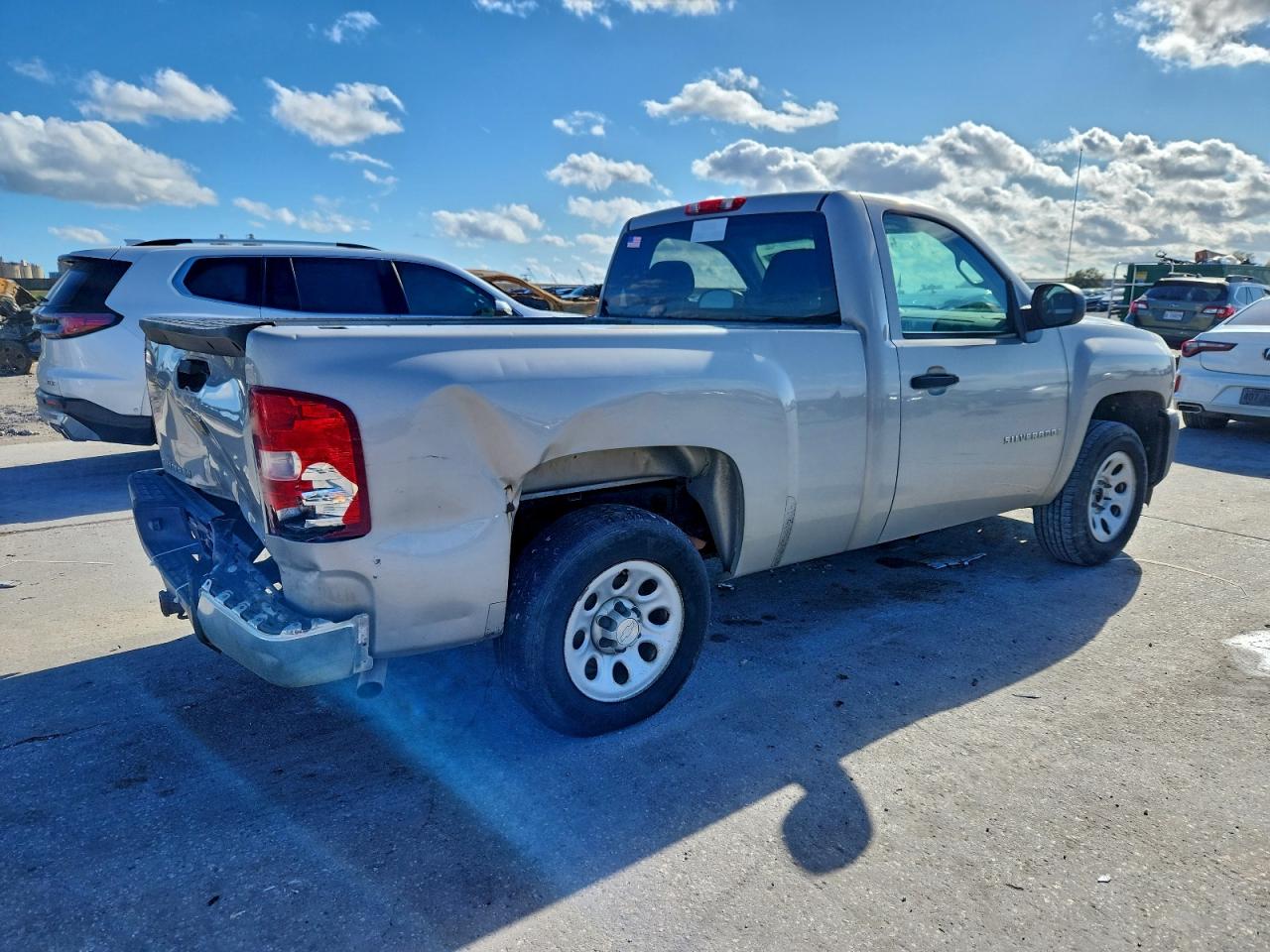 Chevrolet Silverado C1500 Image 12