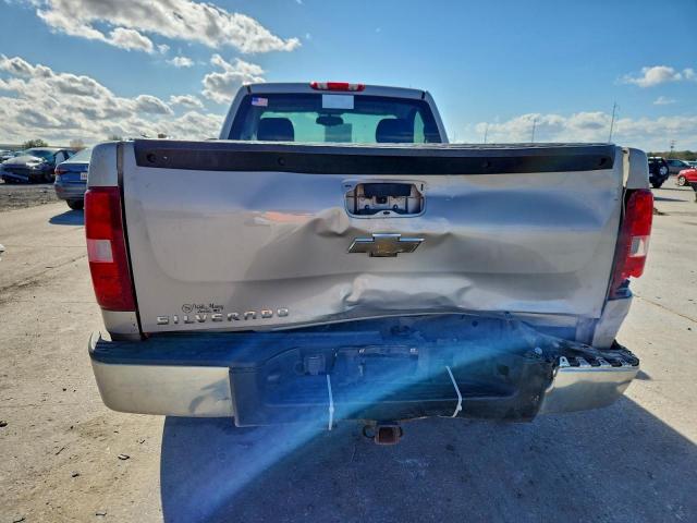 Chevrolet Silverado C1500 Image 7